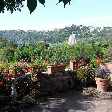 Bed&Breakfast "Fiorella" Sul Lago Кастель-Гандольфо Экстерьер фото